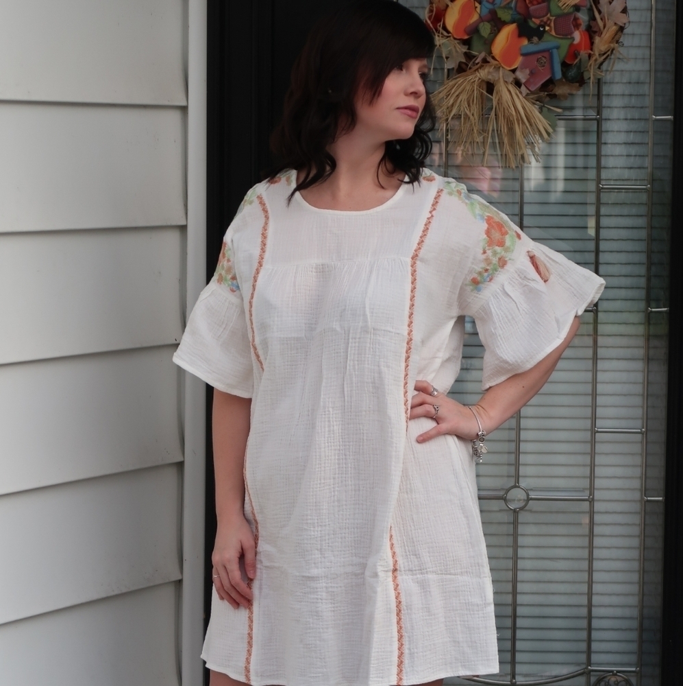 Boho Embroidered Shift Dress White Cotton Flowy Festival NWT - Picture 4 of 10